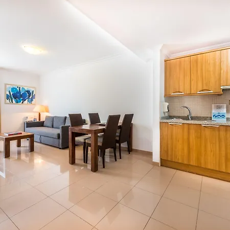 Toboso Apar - Turis Nerja