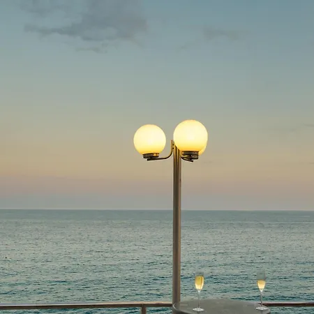 Toboso Apar - Turis Nerja